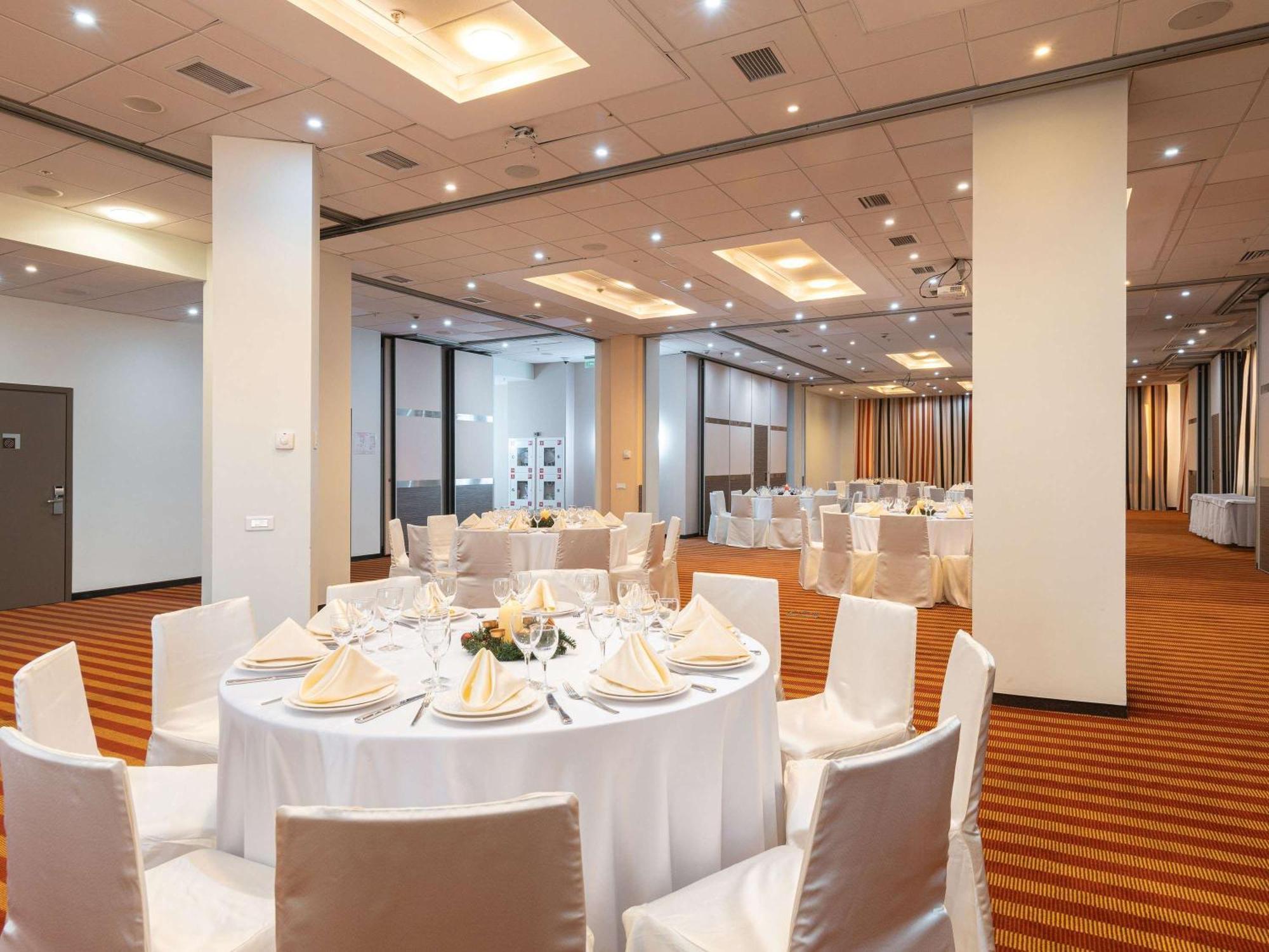מלון Ibis Astana מראה חיצוני תמונה